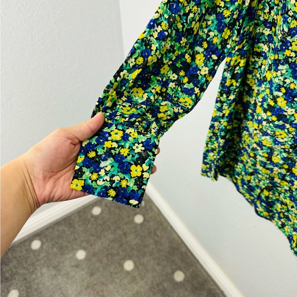 Zara Long Sleeve 100% Viscose Lightweight Bold Floral Button Down Blouse Shirt - Picture 4 of 6